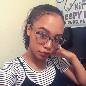 Meet your Posher, Alyssa